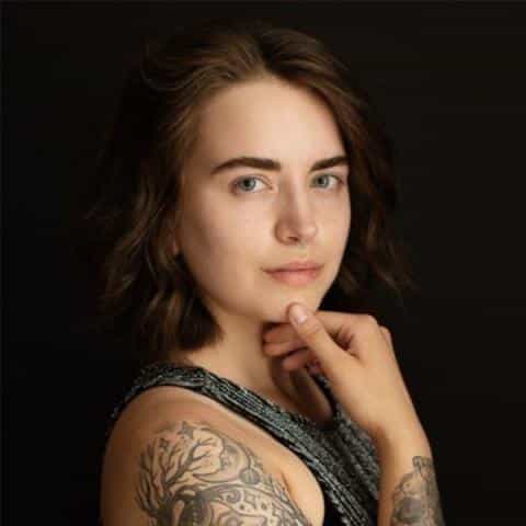 Headshot of Brenna Lilly