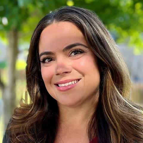 Vivian Valencia Vice President of Customer Care and Fulfillment